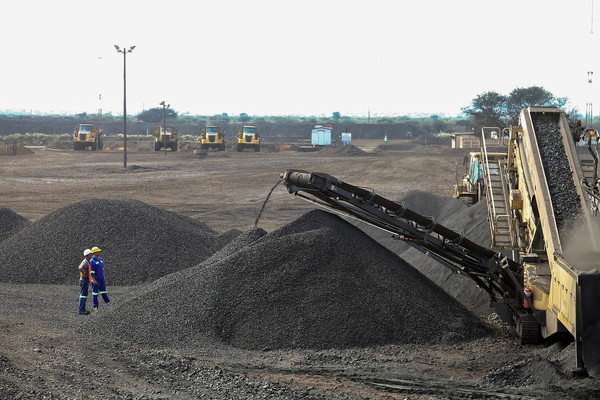 석탄 경석은 석탄 채굴과정에서 섞여 나오는 암석으로 국내에 약 2억톤가량 존재하는 것으로 알려졌다.