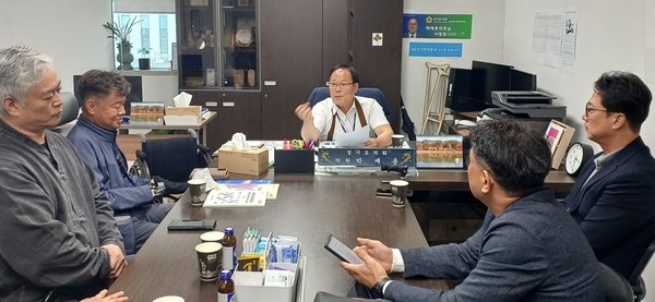 사이클연맹 임원진과 정담회 /사진제공=경기도의회