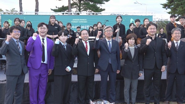 한국마사회 농어촌 청소년 오케스트라 숲속 음악회 개최 /사진제공=한국마사회