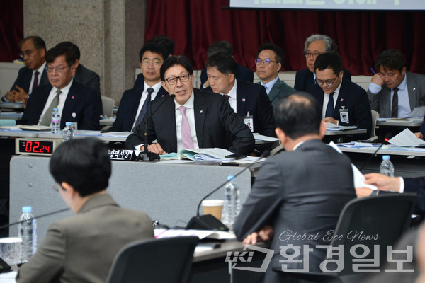 박 시장은 '글로벌 허브도시 특별법'이 통과되도록 여러 의원들이 힘을 모아줄 것을 부탁했다. /사진=장가을 기자 