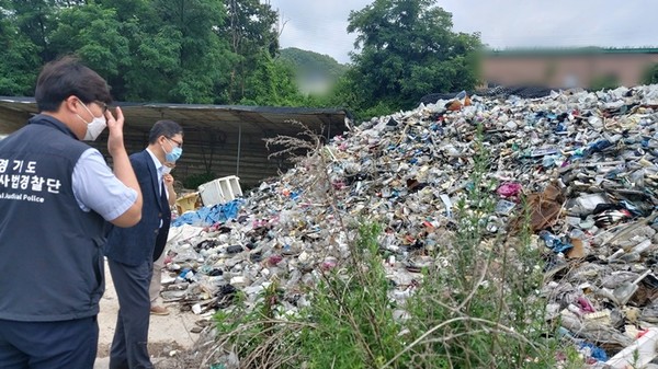 폐기물 부담금 체납업체가 608곳에 달하며, 약 42억원이 체납된 것으로 드러났다. /사진=경기도