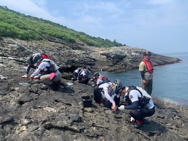 민·관 합동 갯바위 천공 복원(다도해해상국립공원 여서도) /사진=국립공원공단