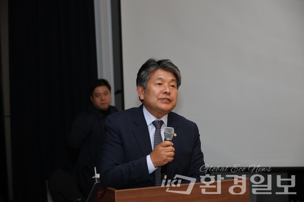 박정희 한국임업인총연합회 회장은 기후위기 대응을 위해 산림 관리 강화와 목질 셀룰로오스를 활용한 플라스틱 대체 기술 개발의 필요성을 강조했다. /사진=박준영 기자