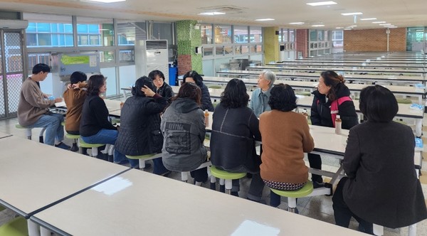 급식 조리원 휴게실 현장방문 /사진제공=수원시의회