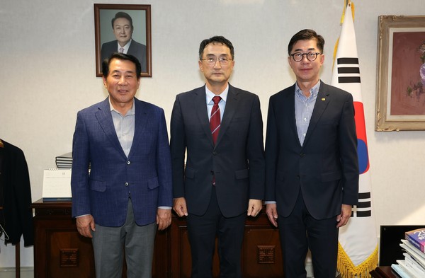 나동연 양산시장은 11월9일 스페인 일정을 마치고 포르투갈 리스본으로 이동해 '2026 양산방문의 해' 홍보에 적극 활동을 펼치는 중이다. /사진제공=양산시 