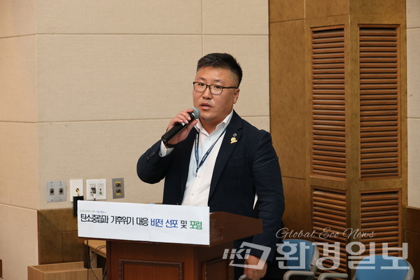 최광호 ㈜금철 대표는 태양열 에너지 기술을 통해 해남군 같은 일조량이 풍부한 지역에서 온실가스 감축이 가능함을 강조하며 재생 에너지 전환의 중요성을 언급했다. /사진=박준영 기자