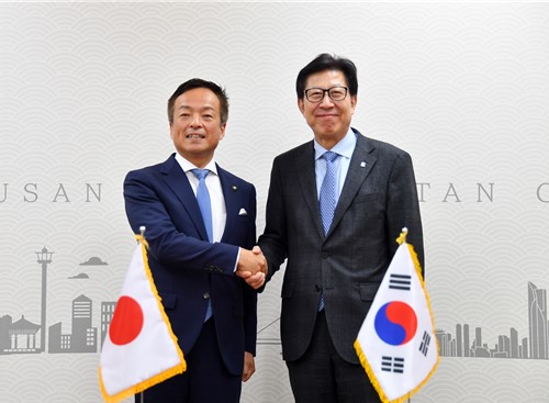 11월20일 박형준 부산시장은 일본 시모노세키시 시장을 만나 부산-일본 간 상호 교류 등을 논의했다. /사진제공=부산시 