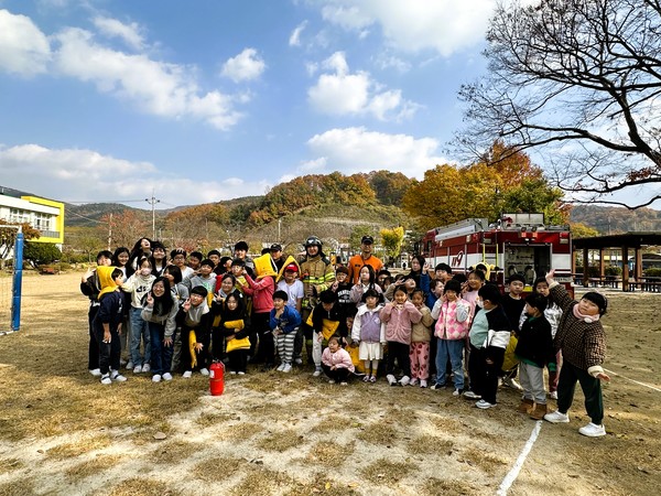 합동소방훈련에 참가한 남성현 초등학교 학생들 /사진제공=청도군교육지원청