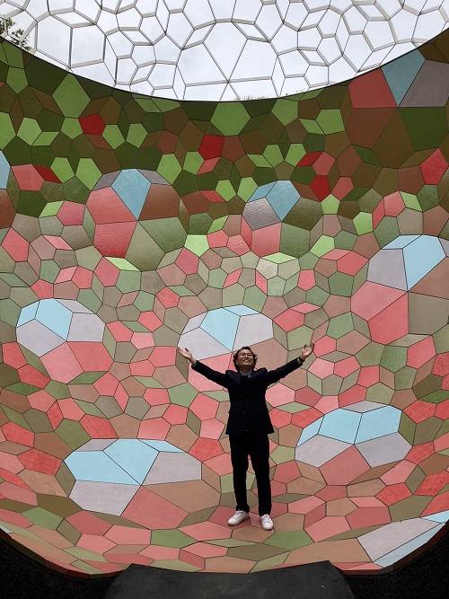 도초도에 설치된 올라퍼 엘리아슨의 작품 ‘숨결의 지구’ /사진제공=신안군