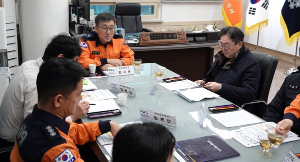 안기승 서장과 추용식 다보스병원 응급의학과장 /사진제공=용인소방서