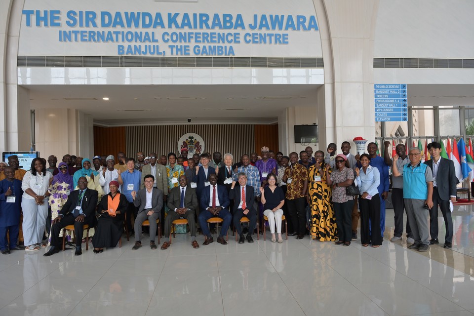 12월 5일(현지시간) 농촌진흥청이 주최한 벼 종자 국제 심포지엄이 아프리카 감비아에서 개최됐다. /사진제공=농촌진흥청