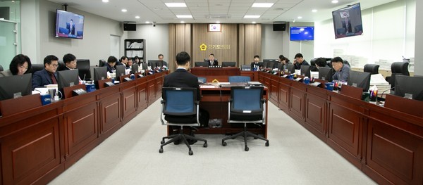 교육행정위 부서 예산 심사 진행 /사진제공=경기도의회