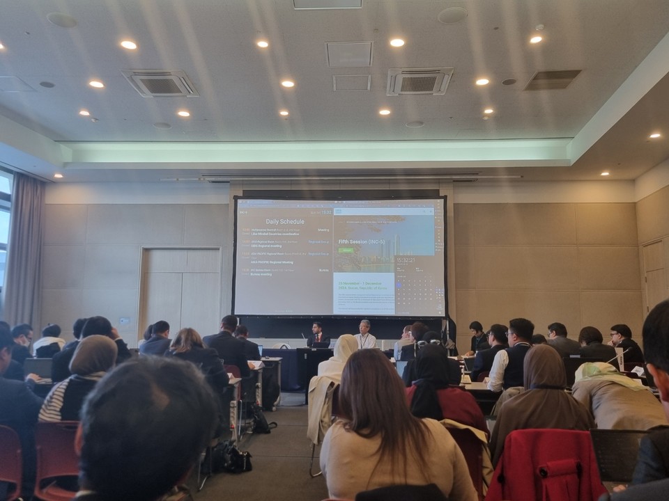 INC-5 회의 마지막날 아시아 태평양 국가들이 모여 regional meeting을 진행하고 있다. /사진=남궁성 객원기자