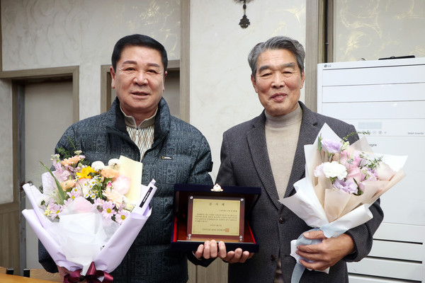 유재광 의원 감사패 수여 /사진제공=의원실