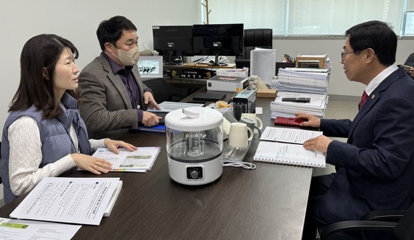 박명수 의원, 자연생태팀과 정담회 /사진제공=경기도의회