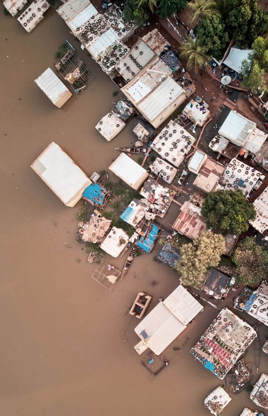 말리의 수도 바마코 외곽 보조 마을이 폭우로 물에 잠겼다. 2024년 말리는 1960년대 이후 최악의 홍수를 겪고 있다. /자료제공=국제구조위원회