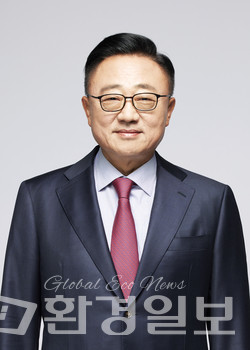 국회 산업통상자원중소벤처기업위원회 소속 고동진 국회의원