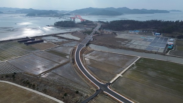 증도~지도간(사옥도) 지방도 805호선 /사진제공=신안군