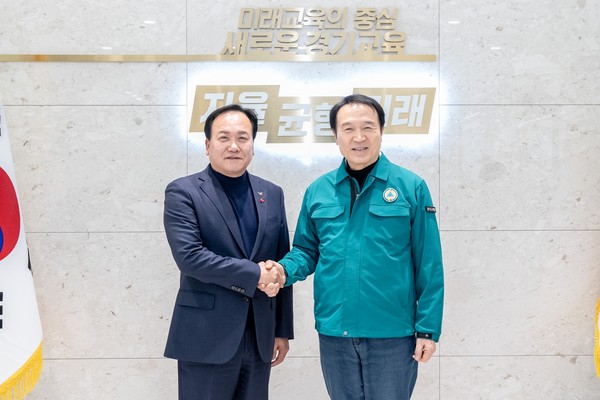 이권재 오산시장, 임태희교육감 만나 지속협의… 10일 2025년 첫 간담회 갖고 현안 공유 /사진제공=오산시