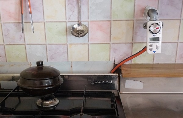 주방에 설치한 가스 타이머콕 /사진제공=대전시