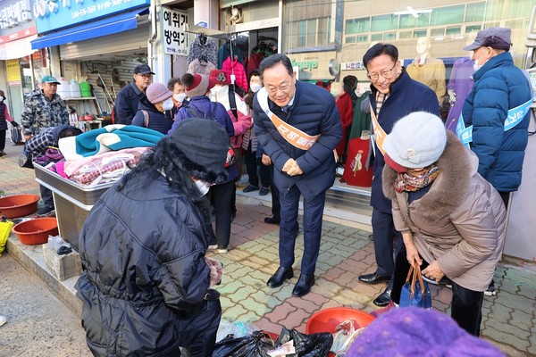 공직자 전통시장 장보기 캠페인 / 사진제공=해남군