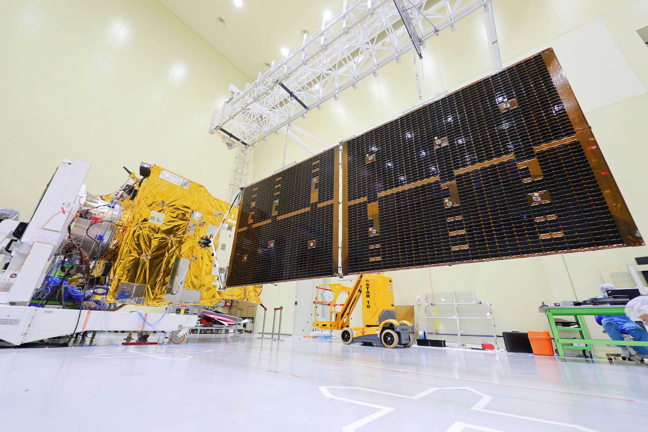 기상청과 우주청은 추진위원회 심의 결과를 반영해 천리안위성 5호 개발 사업에 대해 2월 중 사업안내 공고를 시작으로 본격적인 사업자 선정 및 사업 착수를 준비할 계획이다. /사진=한국항공우주연구원