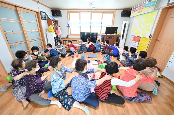 청송군 경로당 행복도우미 활동 /사진제공=청송군