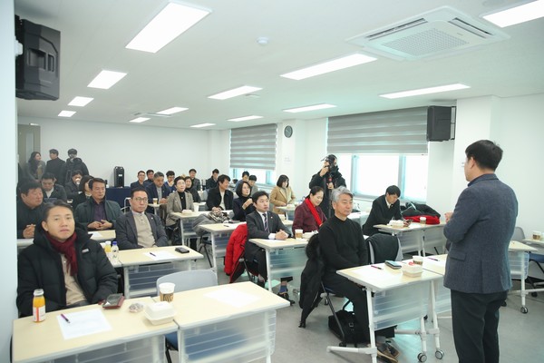 청렴교육에 참석한 화성시특례시의회 의원들 /사진제공=화성시특례시의회