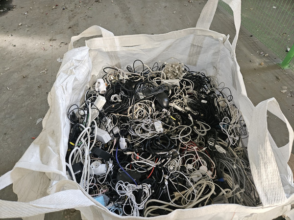 많은 시민들이 케이블을 폐기하는 방법을 몰라서 보관하거나, 일반쓰레기로 버리고 있는 실정이다. /사진제공=서울환경연합