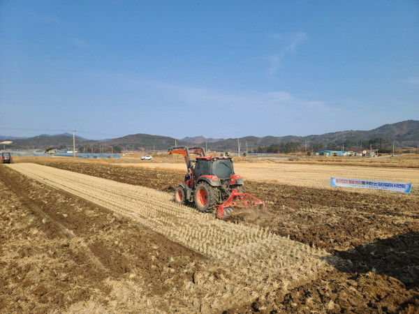 논 깊이갈이 시연회 / 사진제공=해남군