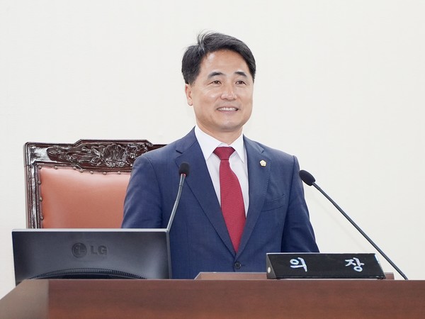 경남 시군에서 가장 젊은 시의장인 곽종포 의장의 임기는 2026년 6월로 '소통'과 '단결'을 핵심 키워드로 의정을 운영 중이다. /사진제공=양산시의회