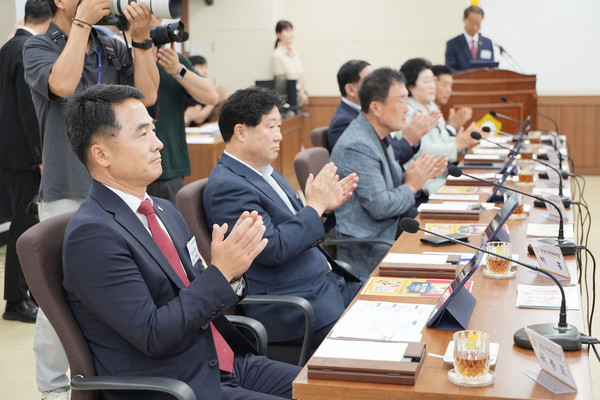 곽종표 의장은 인터뷰 내내 양산을 대표할 '랜드마크' 조성에 주력할 때라고 강조했다. /사진제공=양산시의회