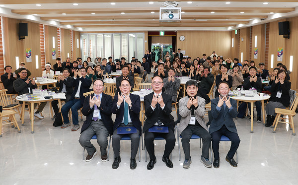 완도군이 2월24일 완도해양치유산업 발전 방안을 모색하기 위한 포럼을 개최했다. /사진제공=완도군