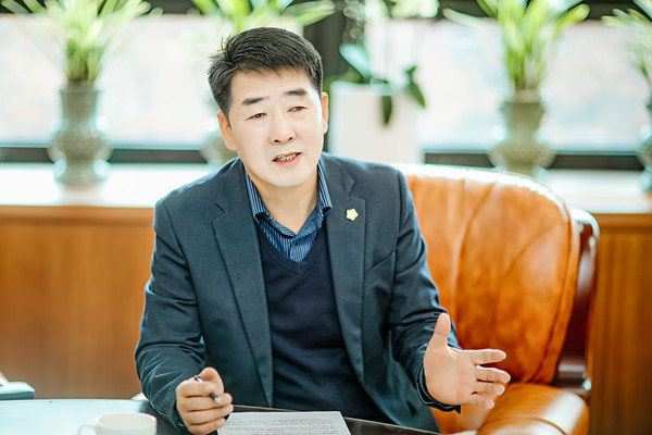 배정수 의장이 화성시가 화성특례시가 되면서 의회의 역할이 막중해졌다고 전했다. / 사진=화성특례시의회