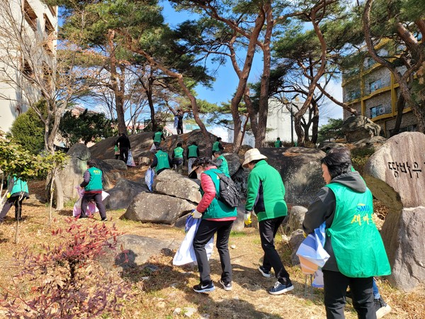 시 하북면은 3월7일 관내 사회단체와 함께 국토대청소를 진행했다. /사진제공=양산시