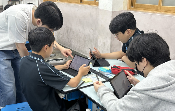 청소년 창업 체험 교육 /사진제공=동댐누구AI 청소년 창업 체험 교육 /사진제공=동댐누구