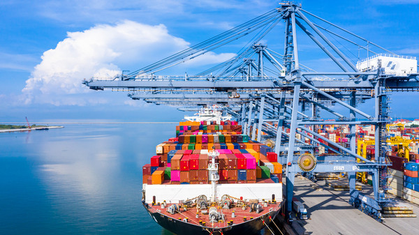 ‘기타운송장비제조업’(조선업이 약 80% 비중)의 5~299인 사업장 상용직 임금은 전년동기와 비교해서 올해 상반기 2.6%, 올해 7~8월 5.3% 증가한 것으로 나타났다.