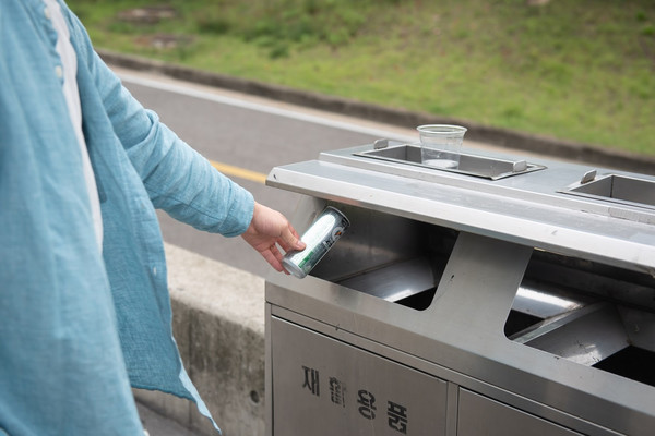 한 번 만들어진 알루미늄은 이론상 100% 재활용이 가능하며 여러 번 재활용하면 품질이 떨어지는 플라스틱이나 다른 금속과 달리 품질 손상 없이 무한 반복해서 재활용이 가능한 소재이다. /사진=이상윤 작가