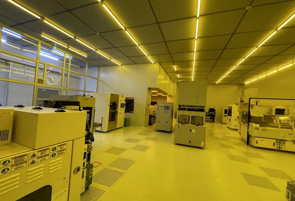 한국폴리텍대학 청주캠퍼스 반도체인력양성센터 클린룸 /사진=고용노동부