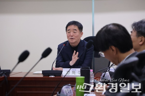 강득구 의원은 “영풍석포제련소는 낙동강 식수원의 한 중심에 위치해 지속가능한 대한민국을 위해 반드시 해결돼야 할 문제”라고 말했다. /사진=강득구 의원실
