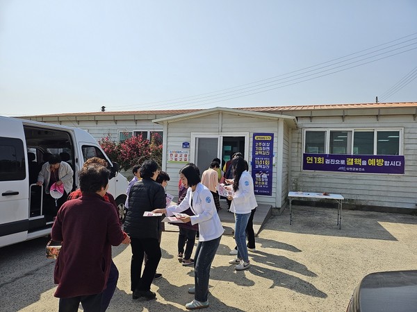 결핵예방 캠페인 /사진제공=신안군