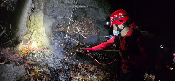 특수진화대 여건 산불 진화 / 사진제공=산림청