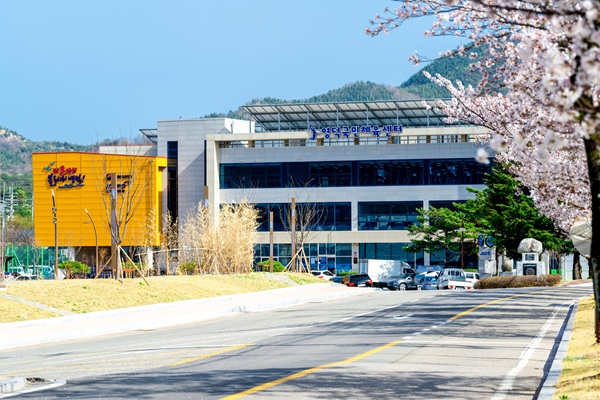 산불 피해자 통합지원센터 운영(영덕국민체육센터)  /사진제공=영덕군