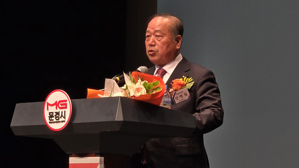 문경YMCA 강명철 이사장이 취임사를 하고 있다. /사진제공=문경YMCA