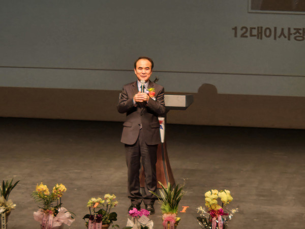 문경YMCA 박민철 이임 이사장이 이임사를 하고 있다. /사진=김영동 기자