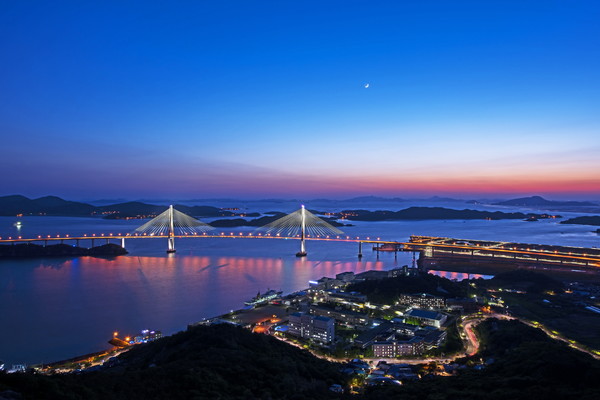 4월 이달의 등대 정복금-목포대교야경 /사진=해양수산부