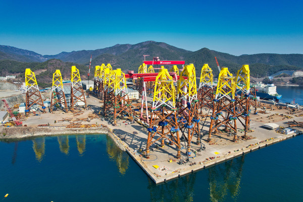 SK오션플랜트 야드에서해상풍력 하부구조물이 제작되고 있다. /사진제공=SK오션플랜트