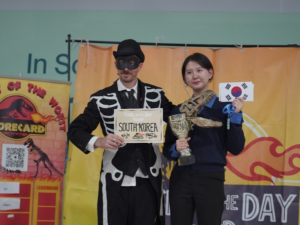 지난해 11월 아제르바이잔 바쿠에서 열린 제29차 유엔기후변화협약 당사국총회(COP29)에서 한국이 ‘오늘의 화석상’ 1위를 수상했다. /사진제공=기후솔루션.