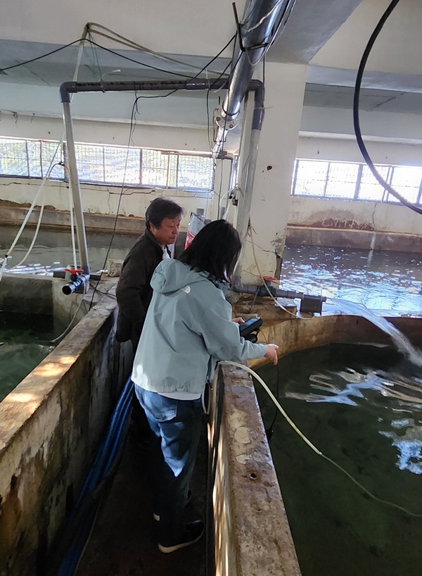 어장예찰에 나선 수산방역기동반  /사진제공=경상북도
