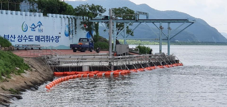 매리취수장 조류차단막 /사진제공=부산시